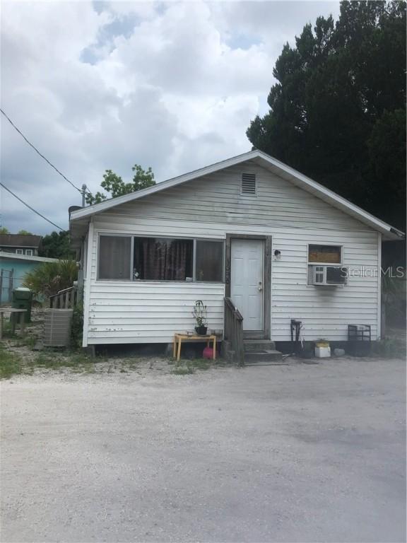 1030 3rd St., Bradenton, FL 34205
