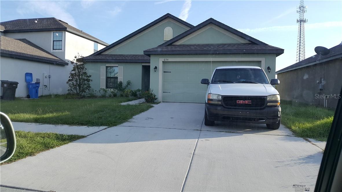 654 Chatham Walk Dr., Ruskin, FL 33570