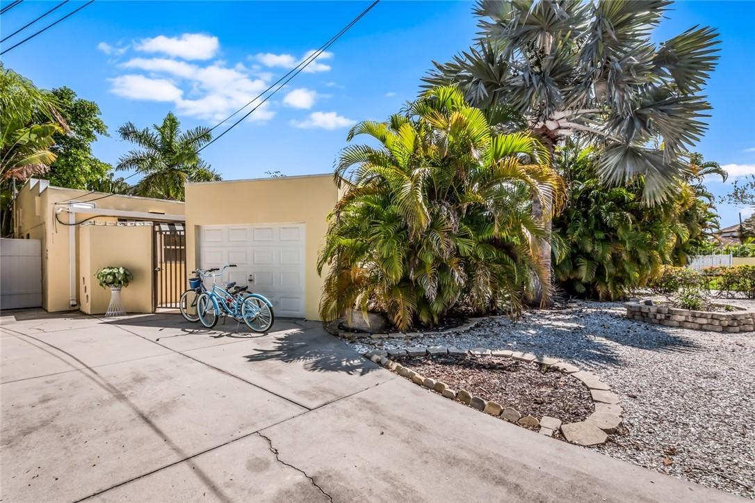 1127 + 1129 Crescent St., Sarasota, FL 34242