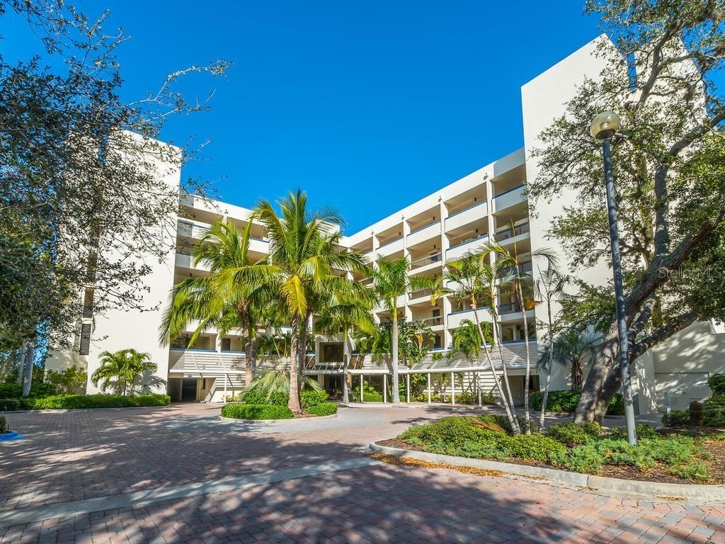 1932 Harbourside Dr. #215, Longboat Key, FL 34228