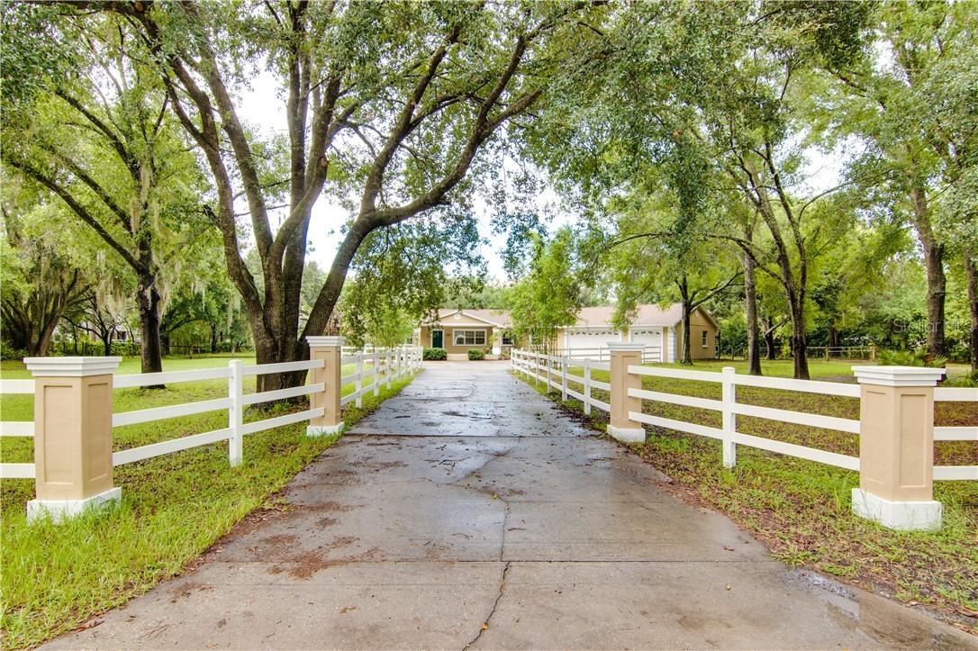 5331 Lake Le Clare Rd., Lutz, FL 33558