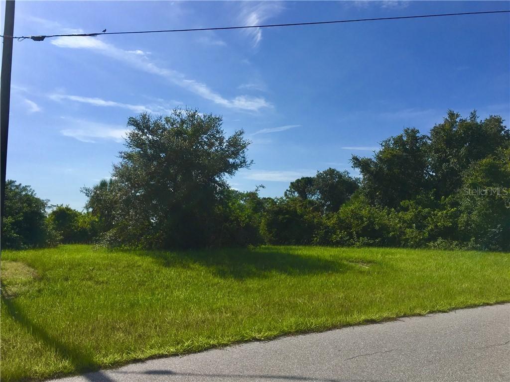 223 Antilla Dr., Rotonda West, FL 33947