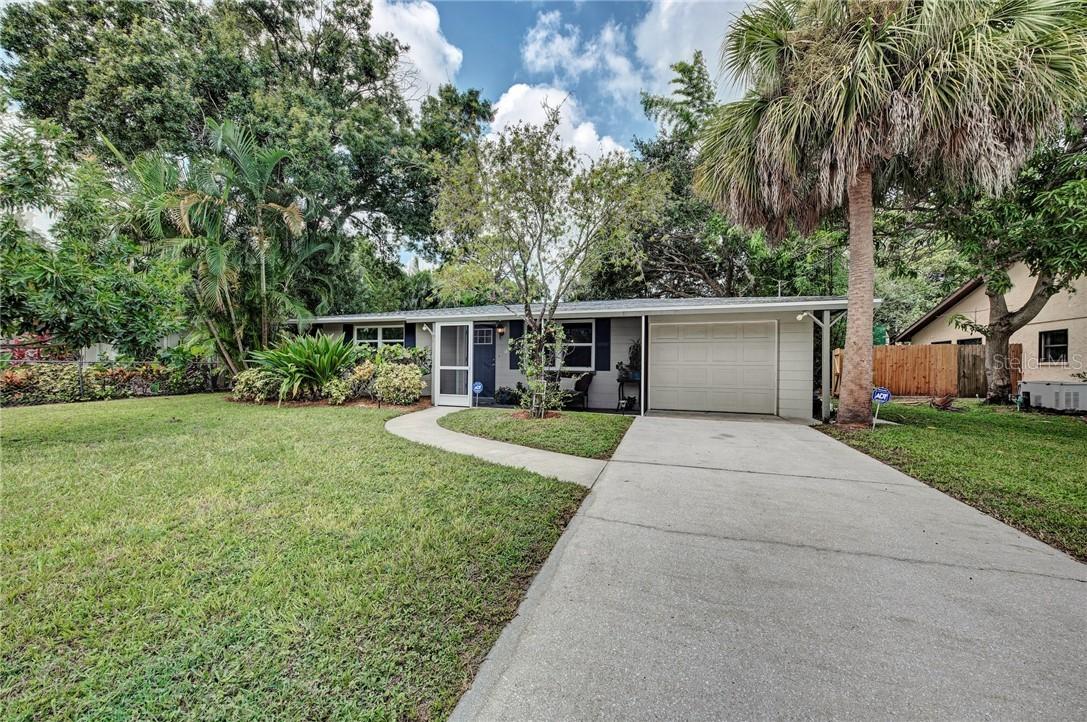 3322 Belmont Blvd., Sarasota, FL 34232
