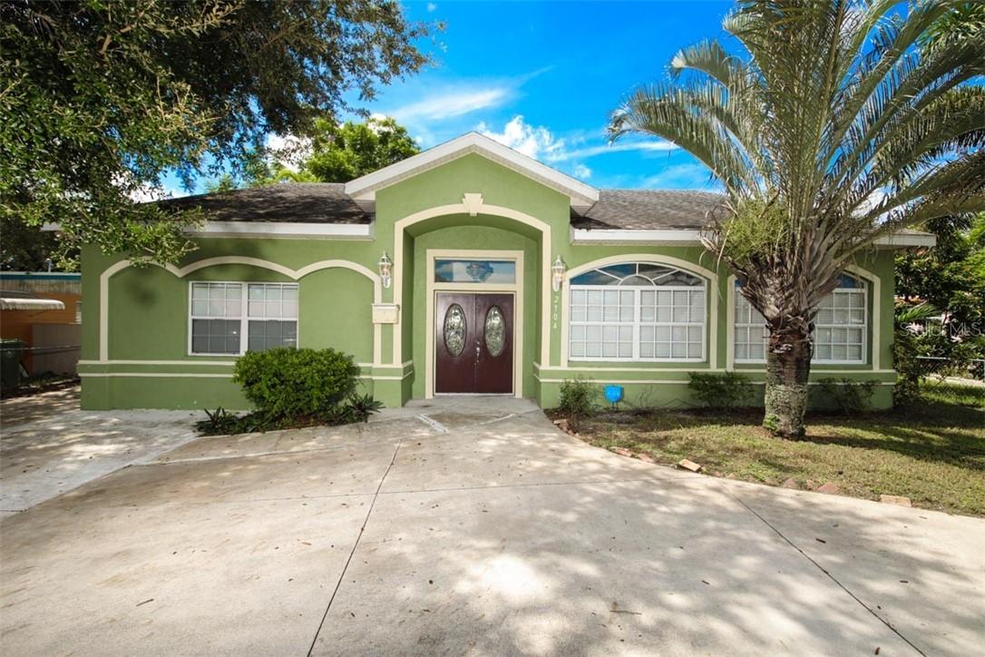 2704 7th Ave., Bradenton, FL 34208