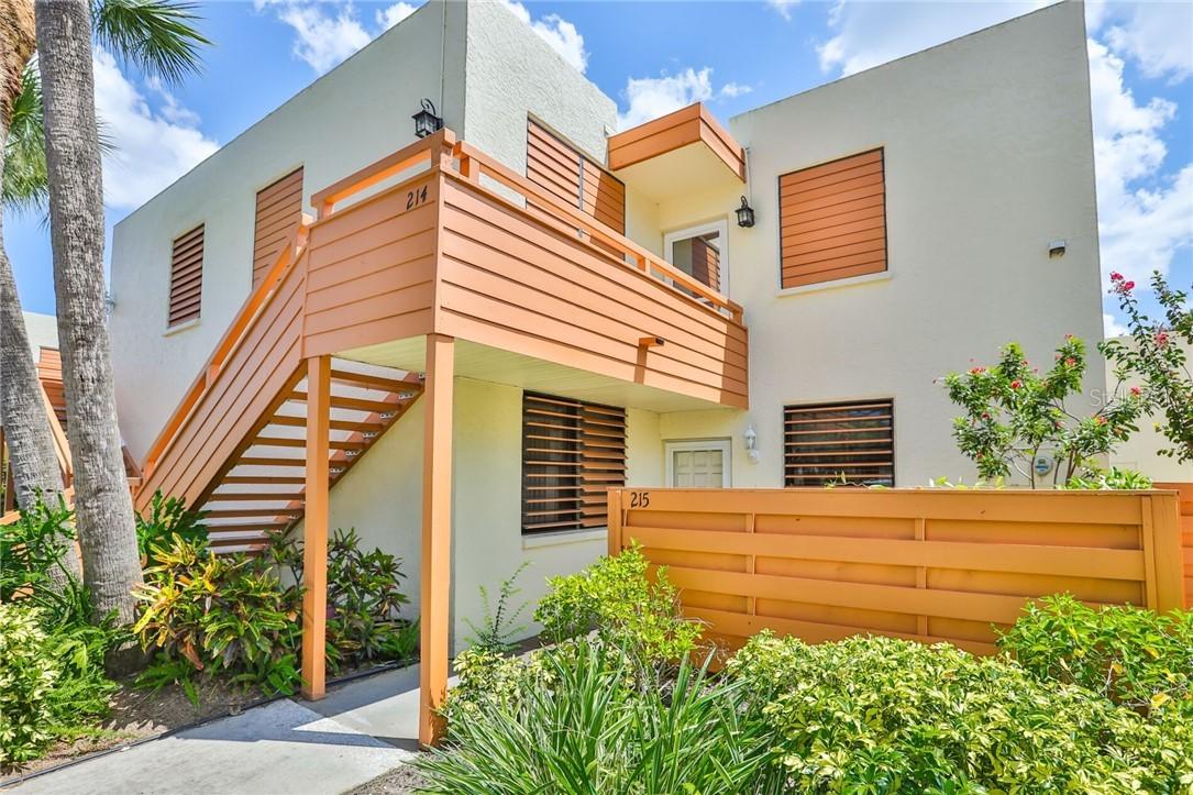 215 Pineneedle Dr., Bradenton, FL 34210