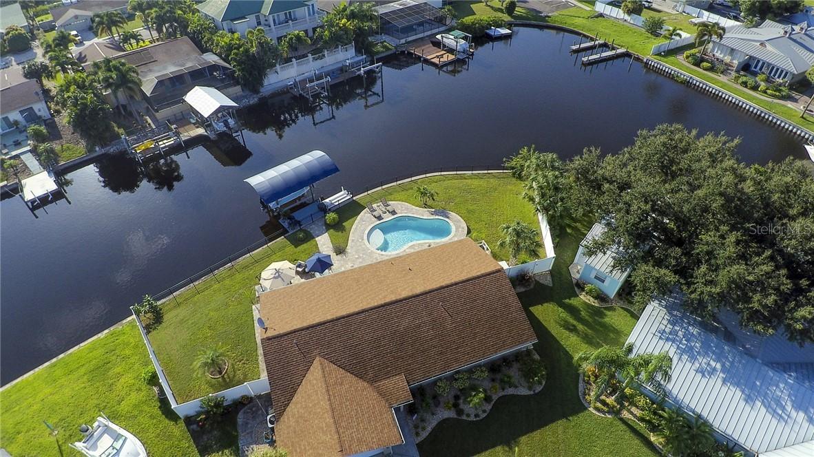 902 Spindle Palm Way, Apollo Beach, FL 33572