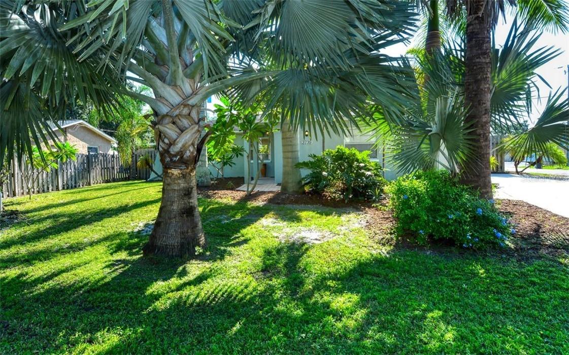 3739 Bond Pl., Sarasota, FL 34232