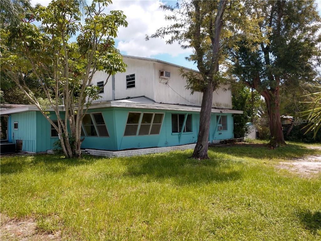 1215 S Shade Ave., Sarasota, FL 34239