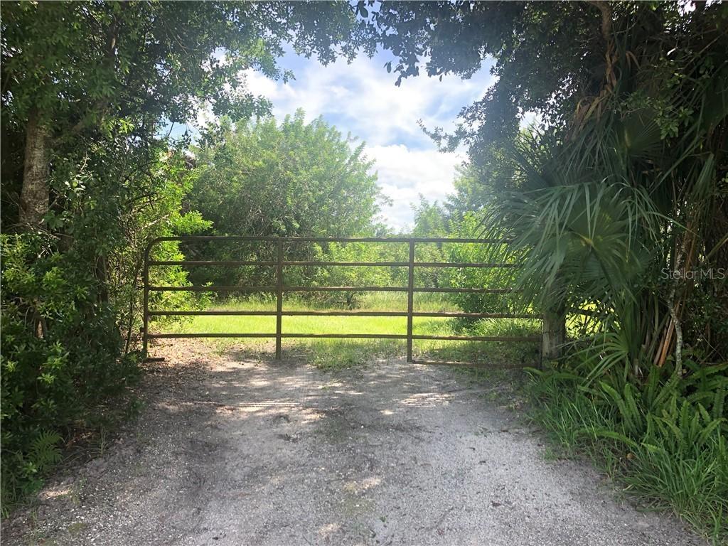 3701 Cecil Burnette Rd., Palmetto, FL 34221