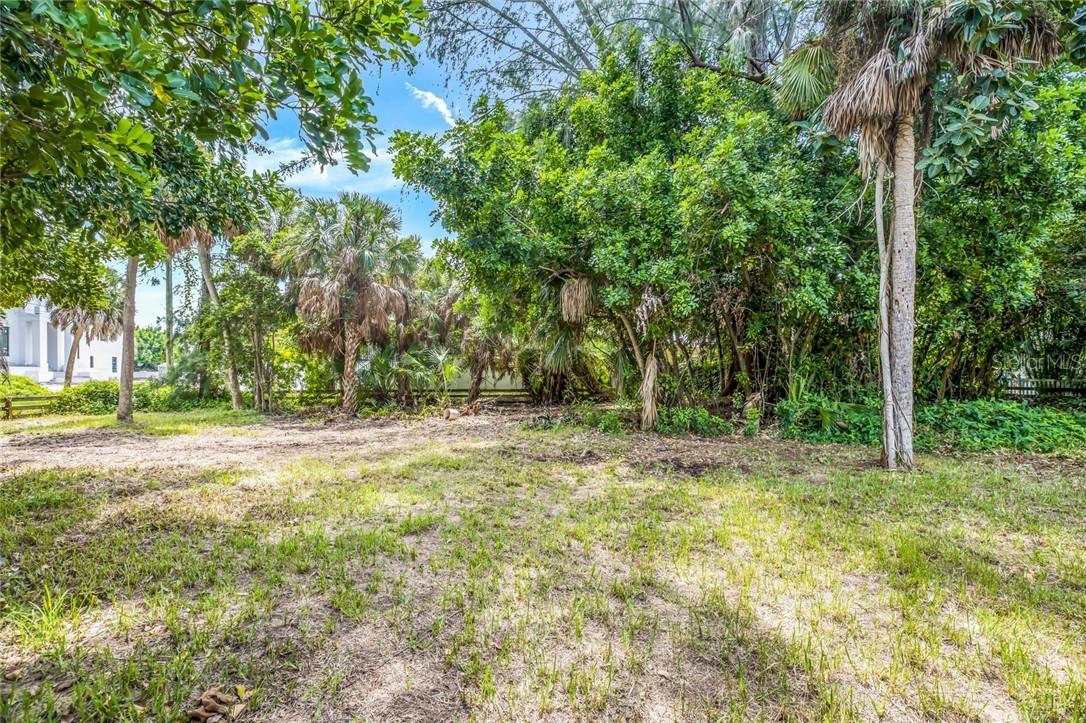 3460 Seagrape Dr., Sarasota, FL 34242
