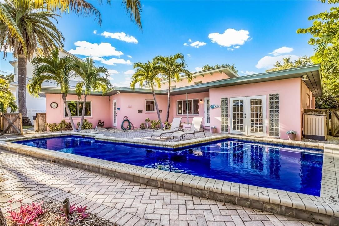 514 56th St., Holmes Beach, FL 34217