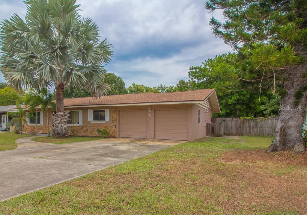 2404 22nd Ave., Bradenton, FL 34205