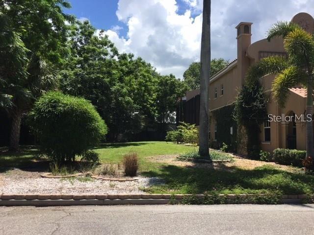 908 Gillespie Ave., Sarasota, FL 34236