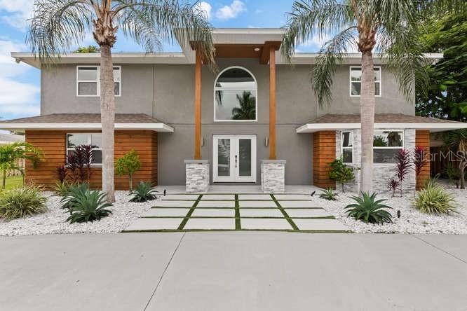712 Hillcrest Dr., Bradenton, FL 34209