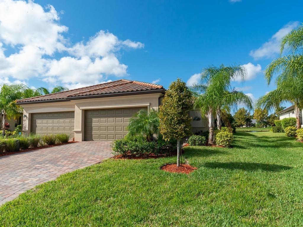6666 Willowshire Way, Bradenton, FL 34212