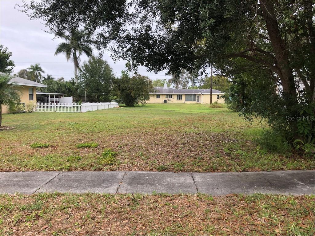 1909 1st Ave., Bradenton, FL 34208