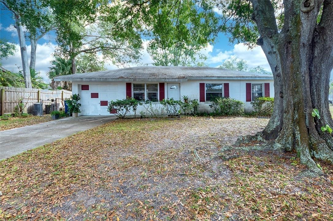 209 66th St., Bradenton, FL 34208