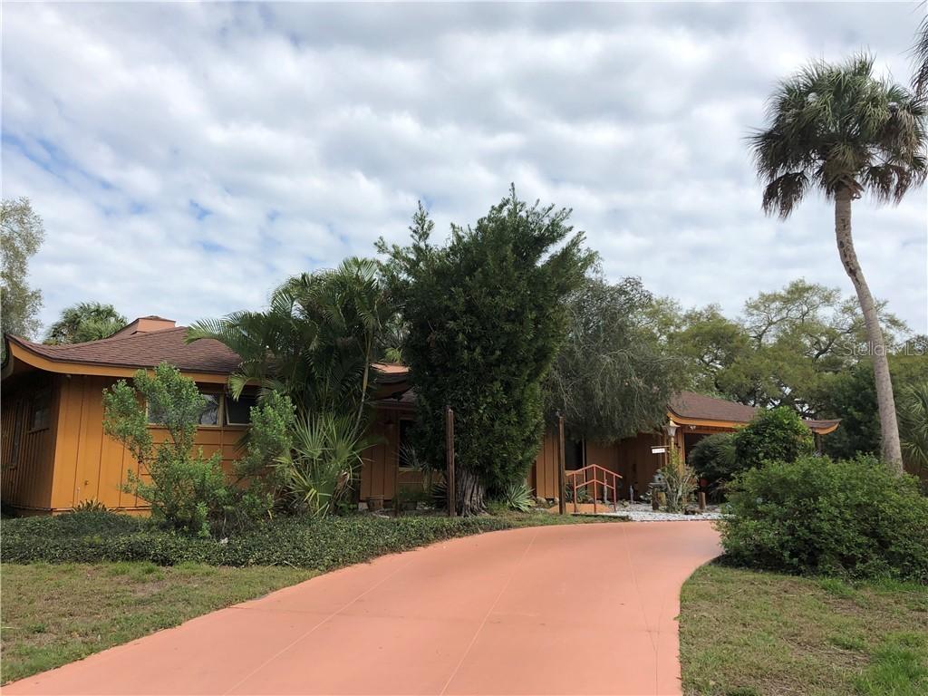 2307 Tanglewood Dr., Sarasota, FL 34239