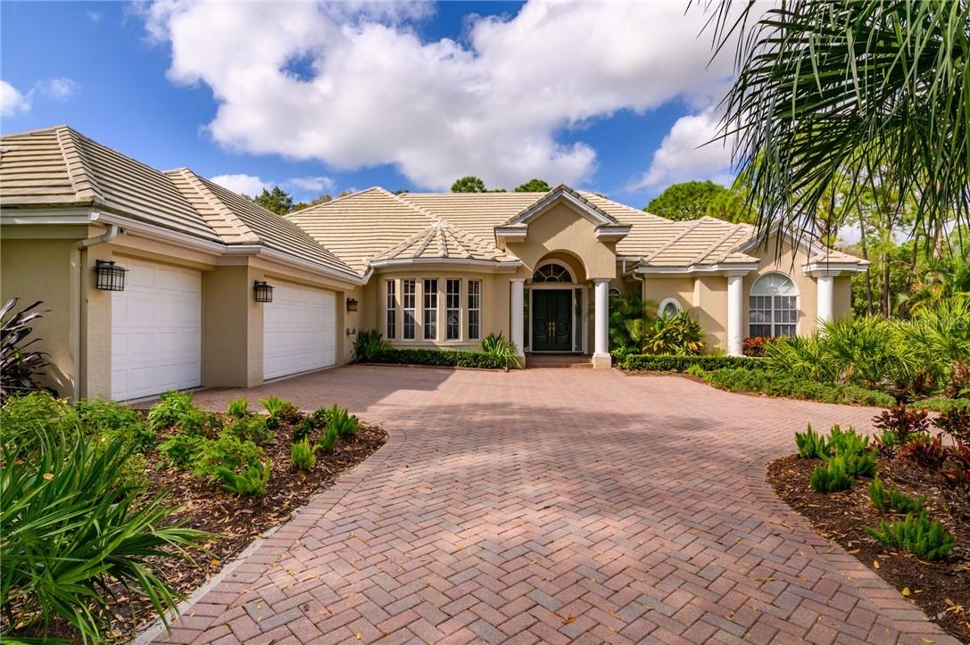 8222 Regents Ct., University Park, FL 34201