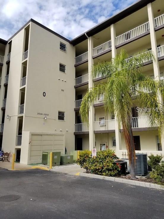 3288 Lake Bayshore Dr. #523, Bradenton, FL 34205