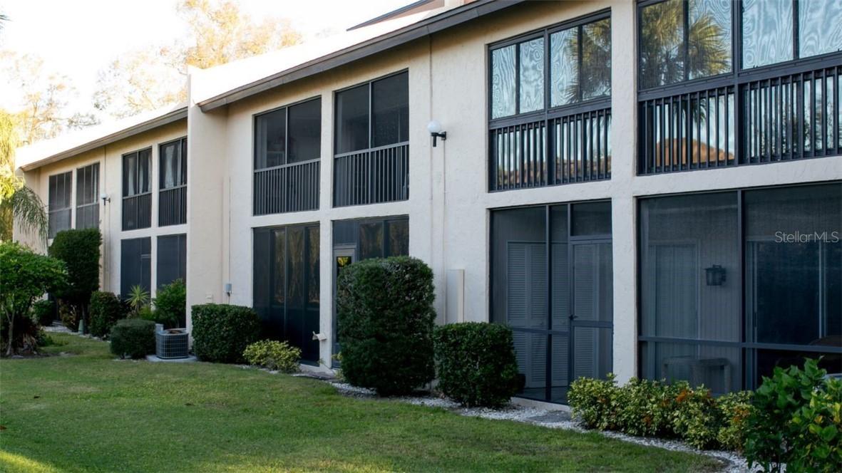 2564 Clubhouse Cir. #204, Sarasota, FL 34232