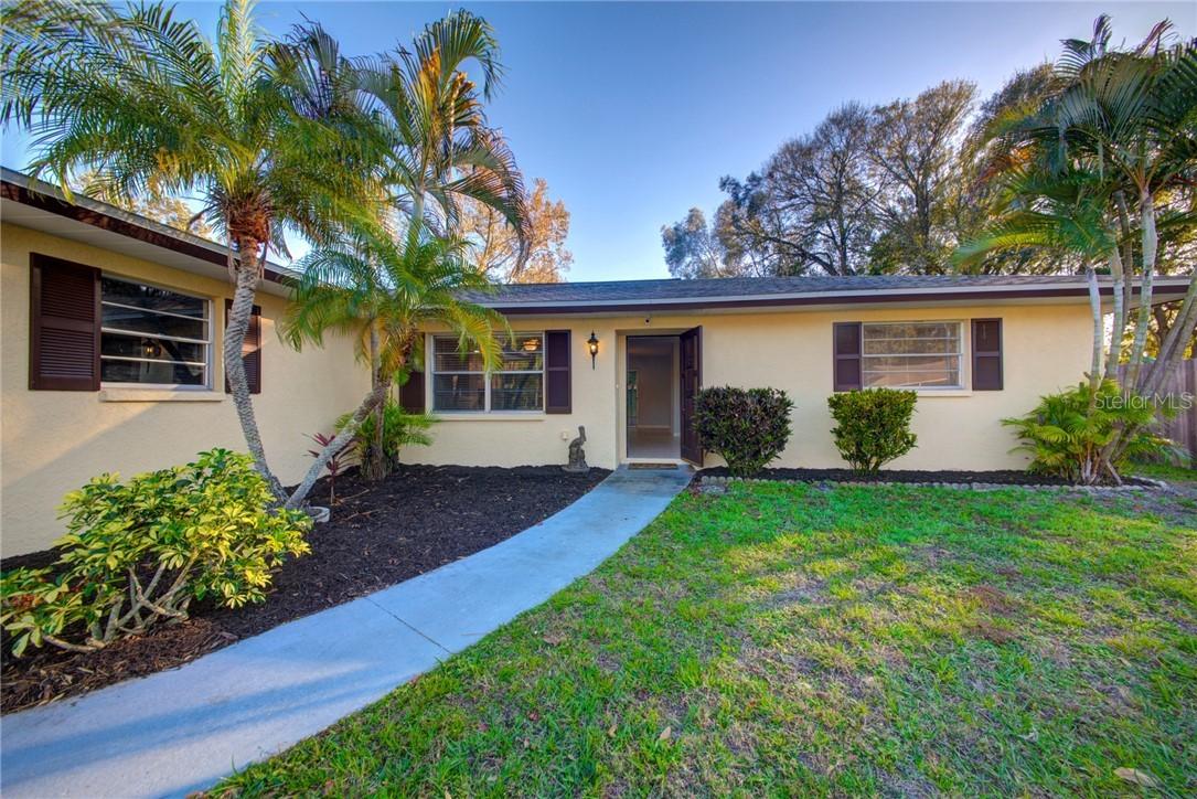 4246 Winthrop St., Sarasota, FL 34232