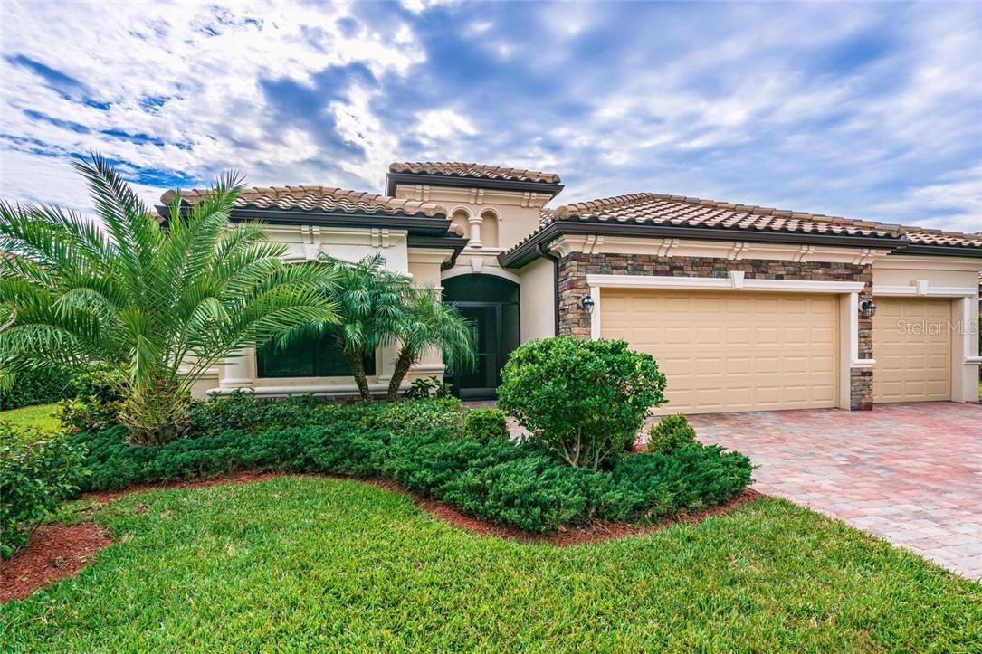 6413 Willowshire Way, Bradenton, FL 34212