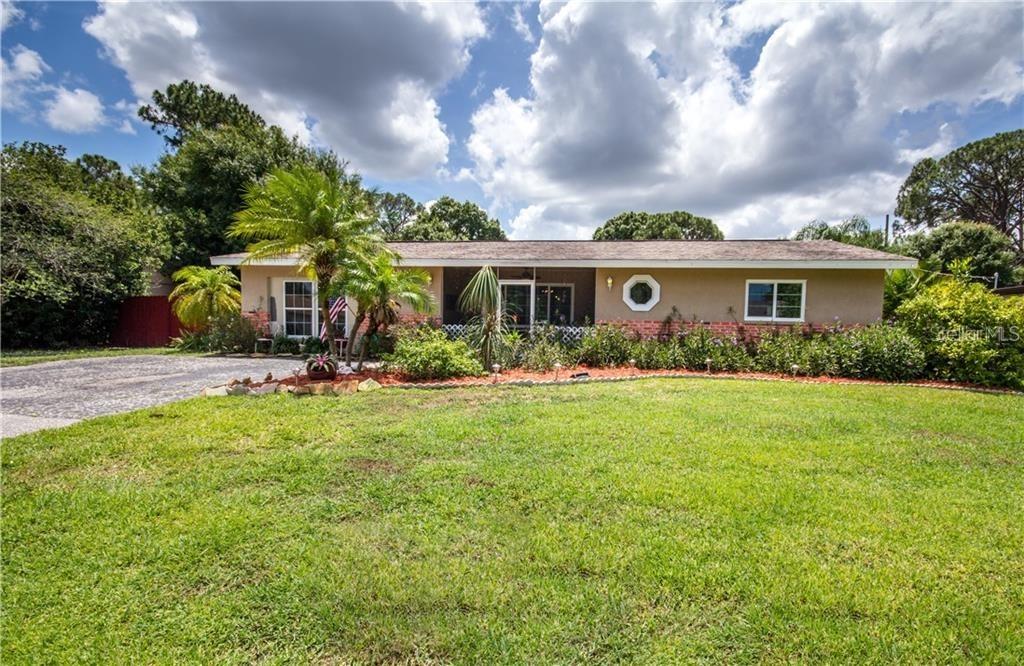 2423 Amanda Dr., Sarasota, FL 34232