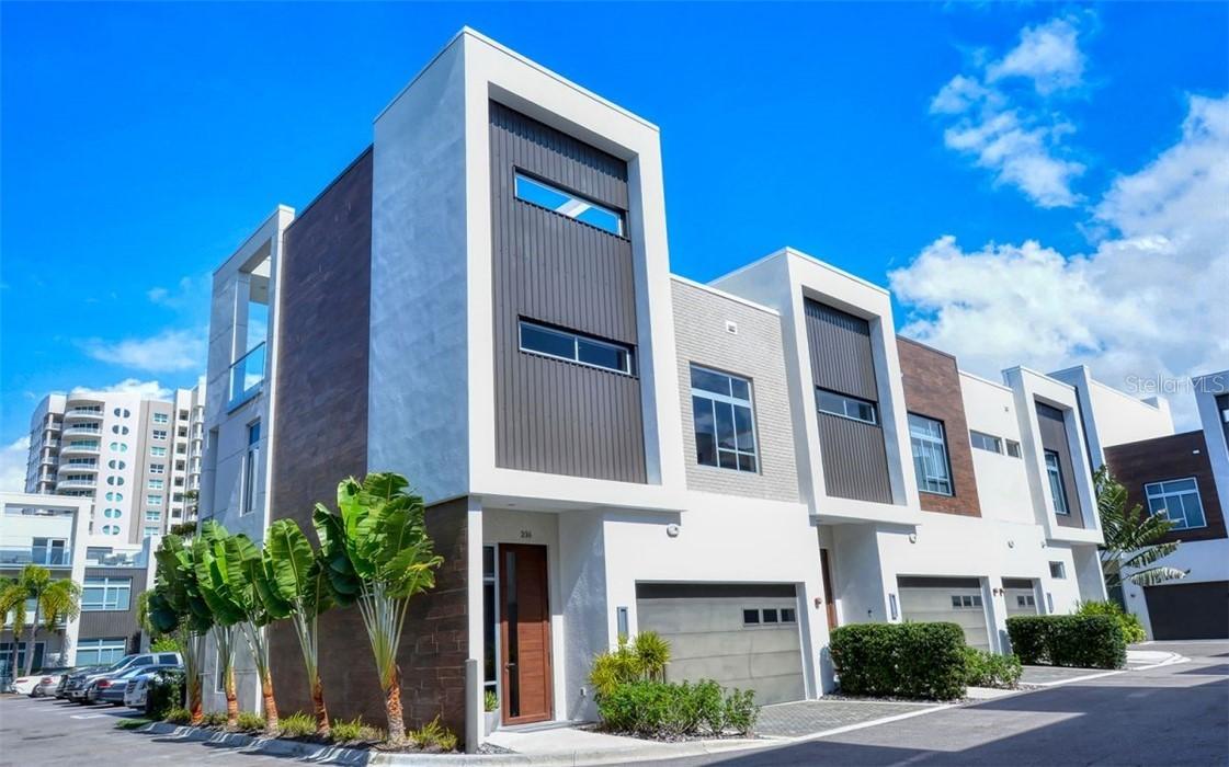 236 Cosmopolitan Ct., Sarasota, FL 34236