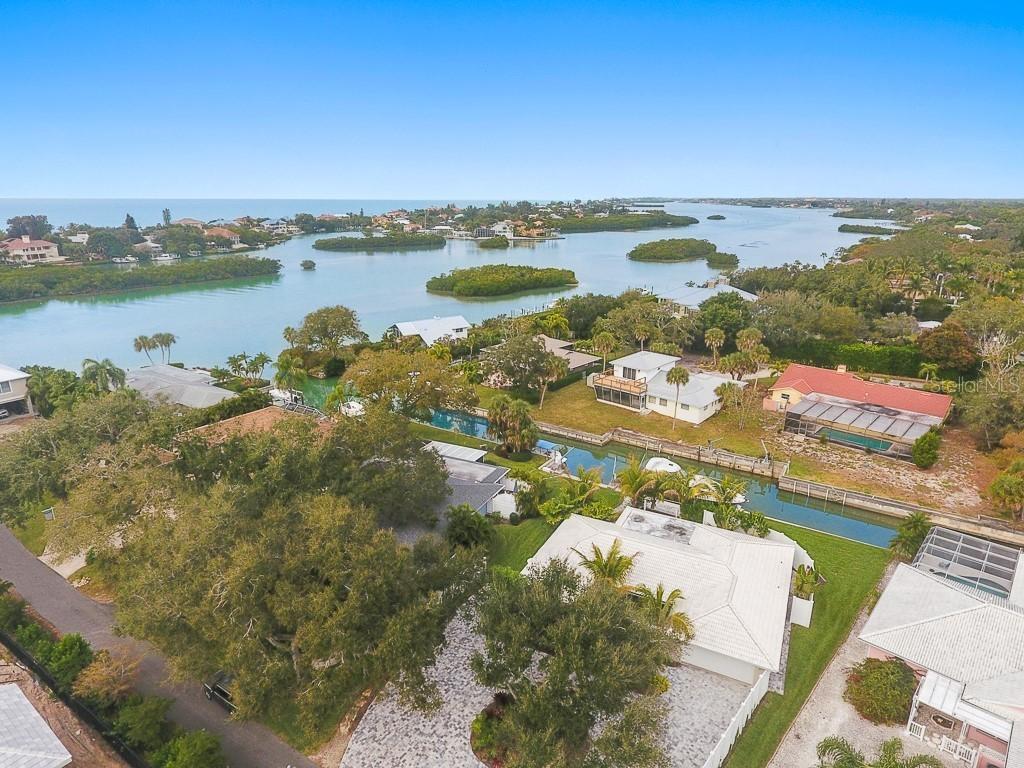 611 Ramblin Rose Ln., Nokomis, FL 34275