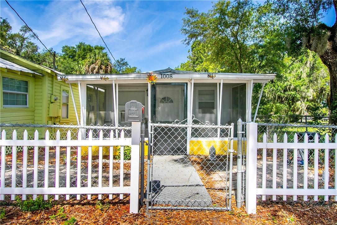 1010 7th St., Bradenton, FL 34208
