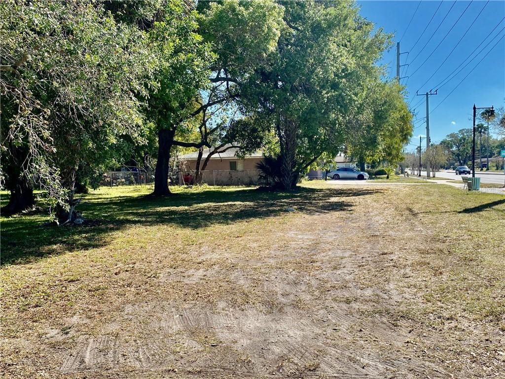 301 9th Ave., Bradenton, FL 34208