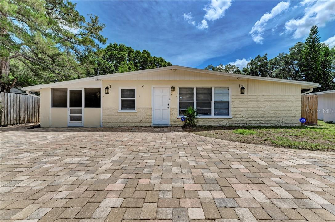 2111 Vinson Ave., Sarasota, FL 34232
