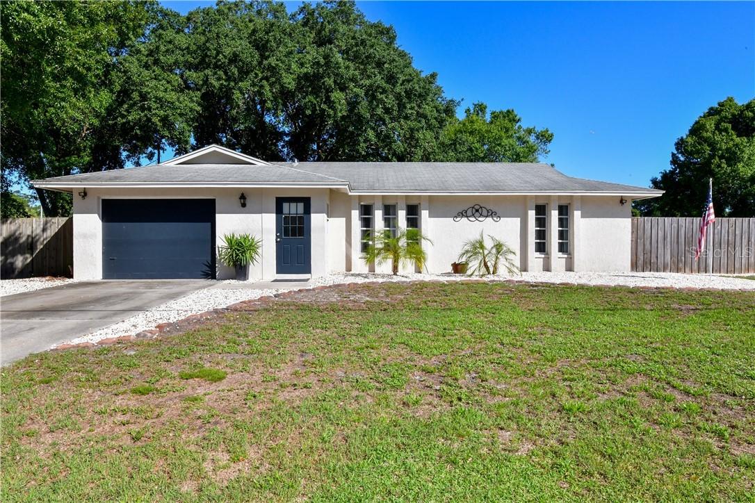 2520 Amanda Dr., Sarasota, FL 34232