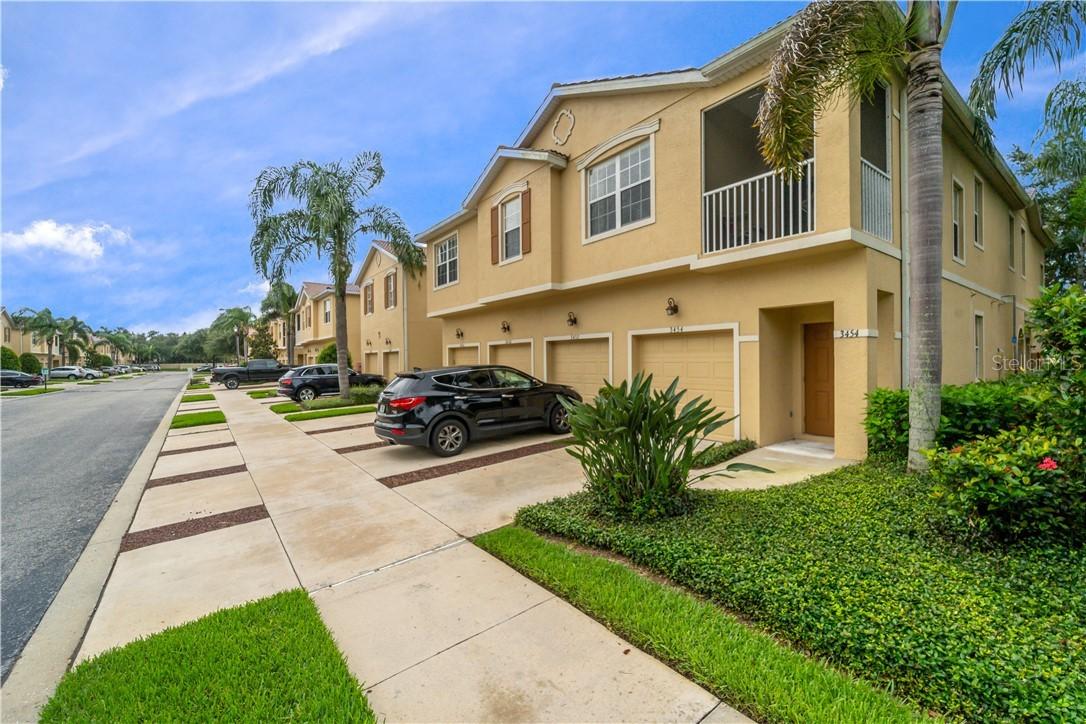 3454 Parkridge Cir. #33-203, Sarasota, FL 34243