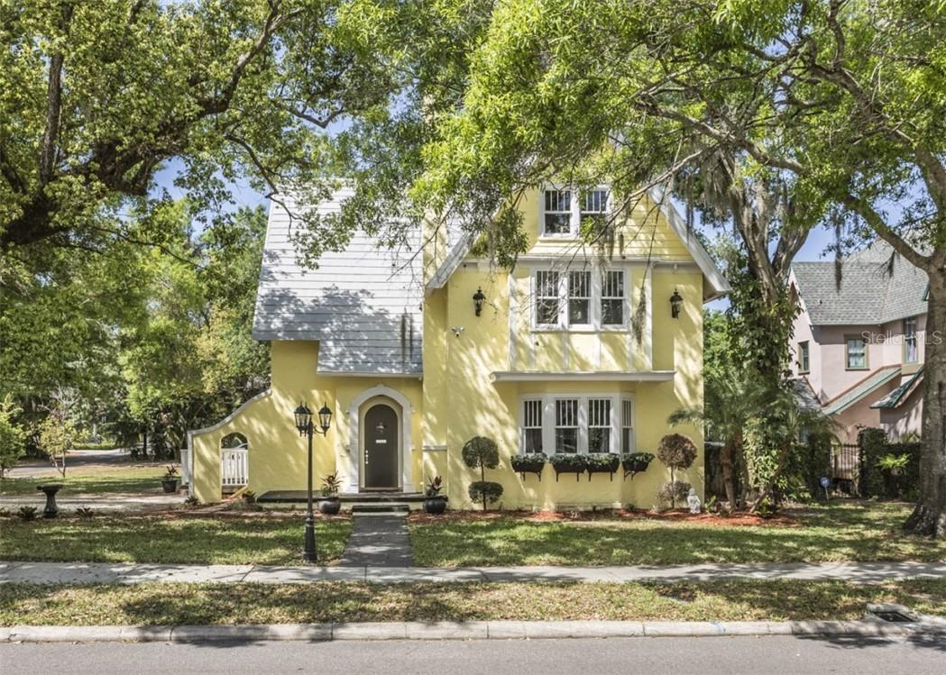 233 Grand Blvd., Tarpon Springs, FL 34689