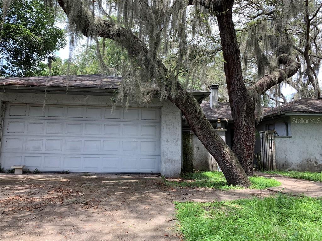 216 Limona Rd., Brandon, FL 33510