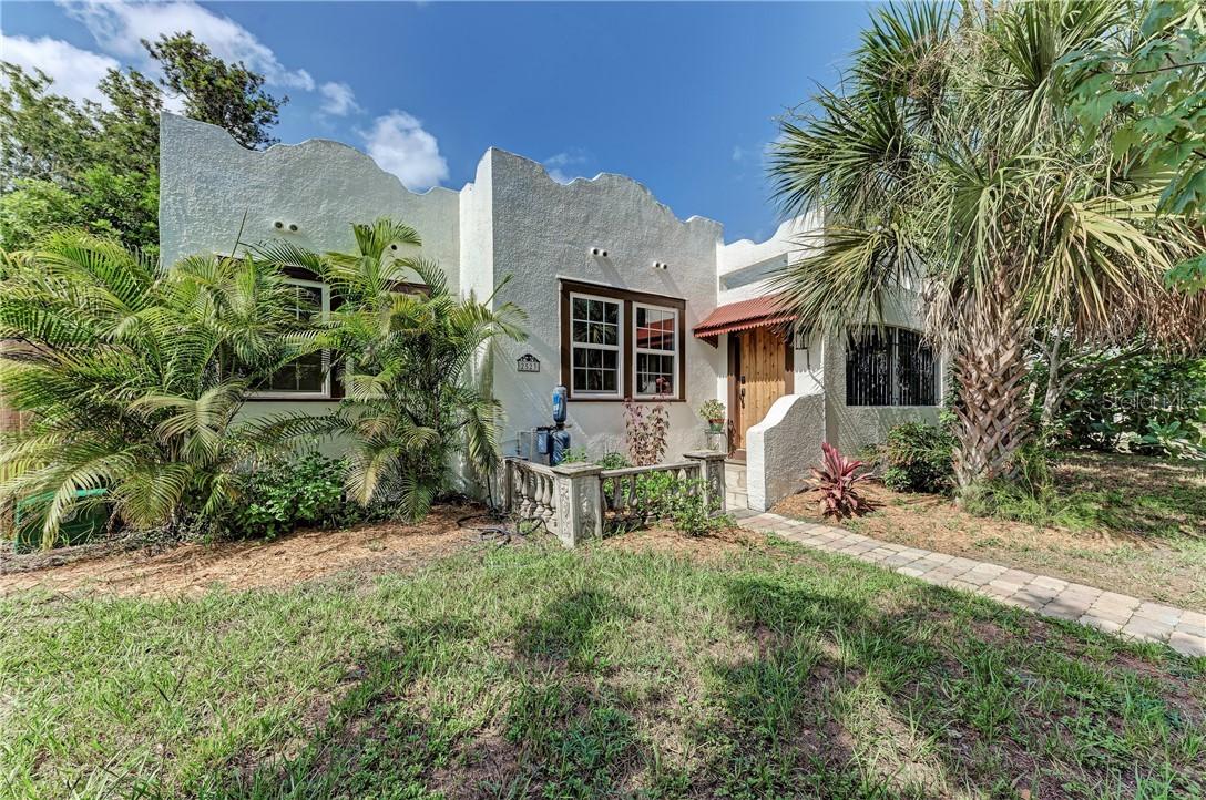 2523 11th Ave., Bradenton, FL 34205