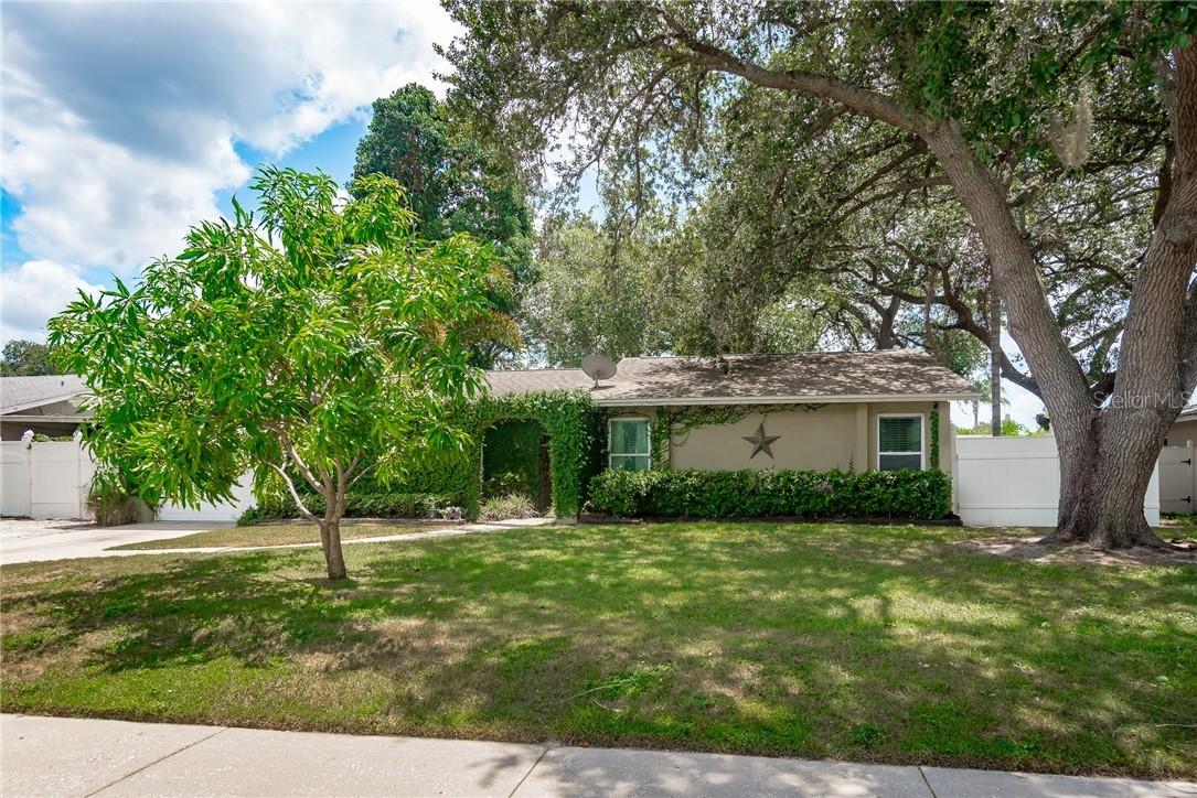 3316 Kingswood Dr., Sarasota, FL 34232