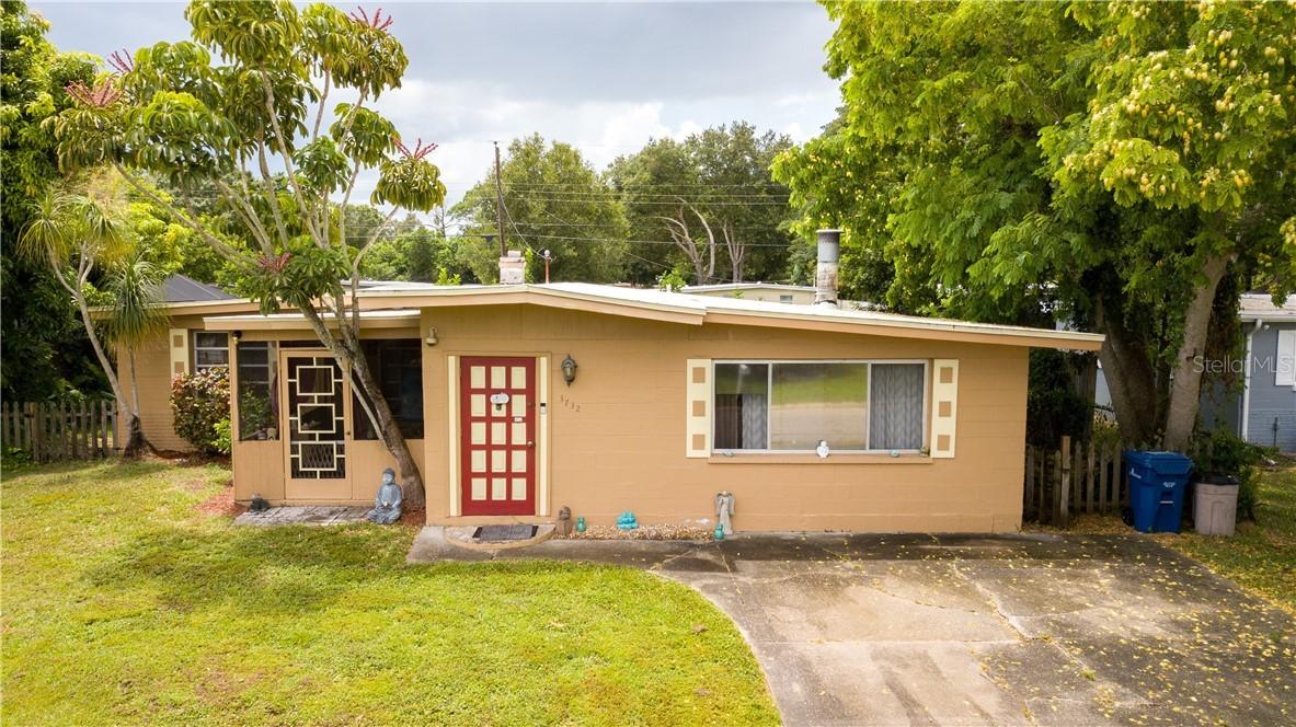3732 Taro Pl., Sarasota, FL 34232