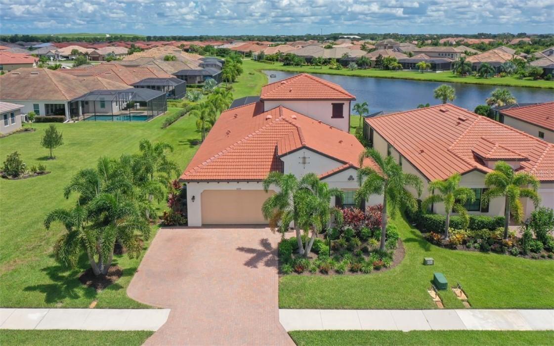 10209 Eastwood Dr., Bradenton, FL 34211