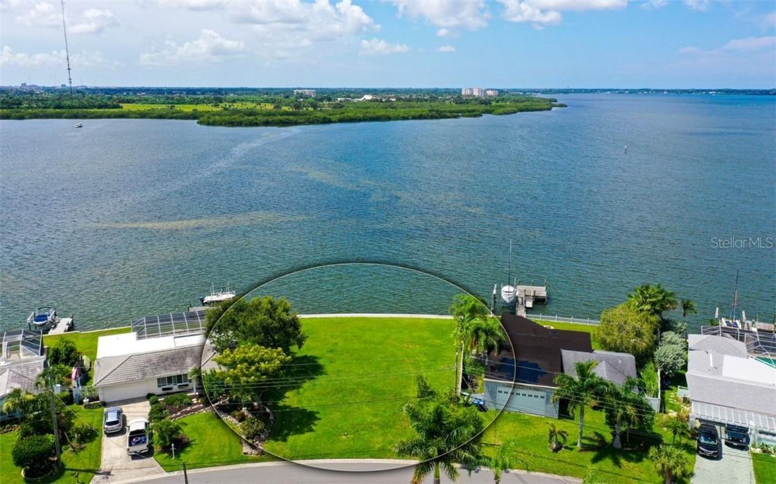 911 Arlington Rd., Palmetto, FL 34221