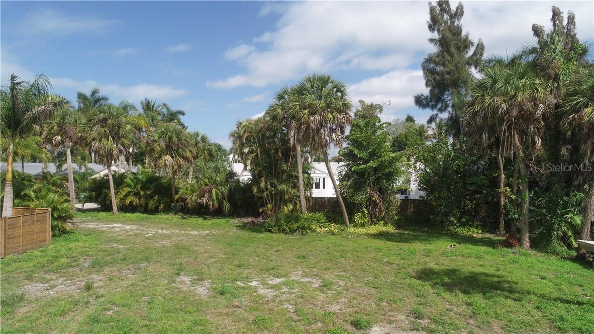 3409 Seagrape Dr., Sarasota, FL 34242