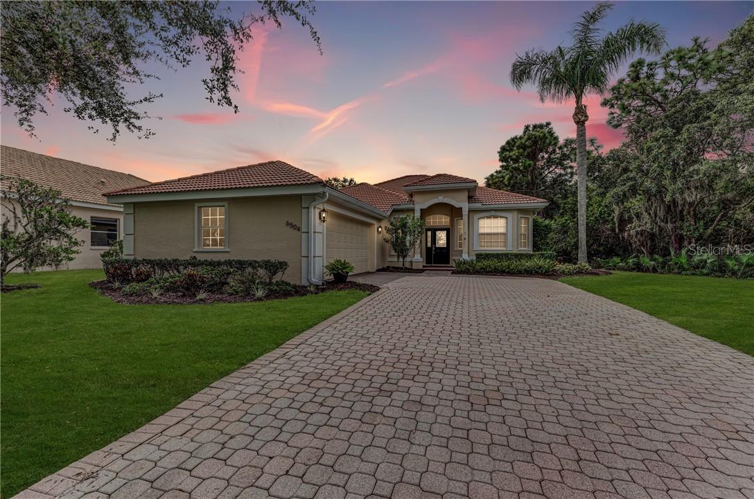 6504 Westward Pl., University Park, FL 34201