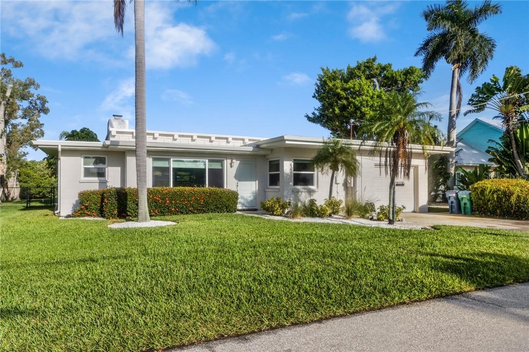 516 77th St., Holmes Beach, FL 34217