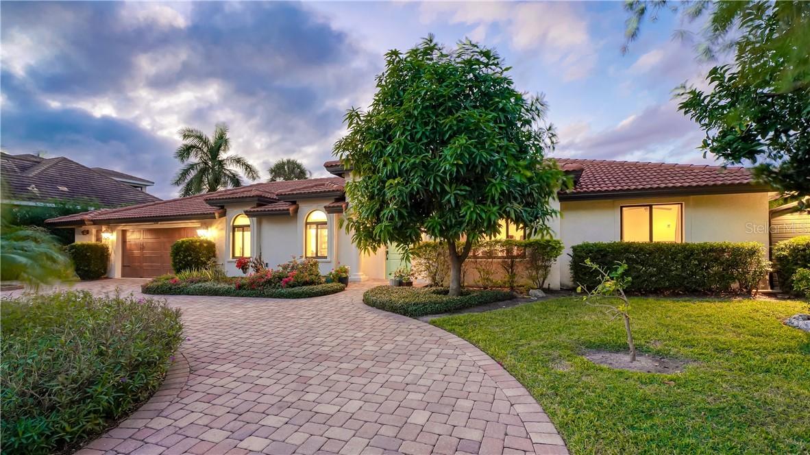 595 Bowsprit Ln., Longboat Key, FL 34228