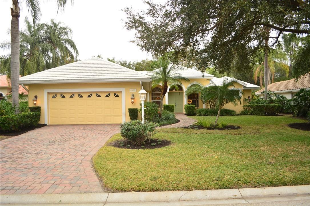 6629 Saint James Crossing, University Park, FL 34201