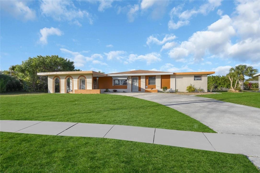 2055 SE Hariet St., Port Charlotte, FL 33952