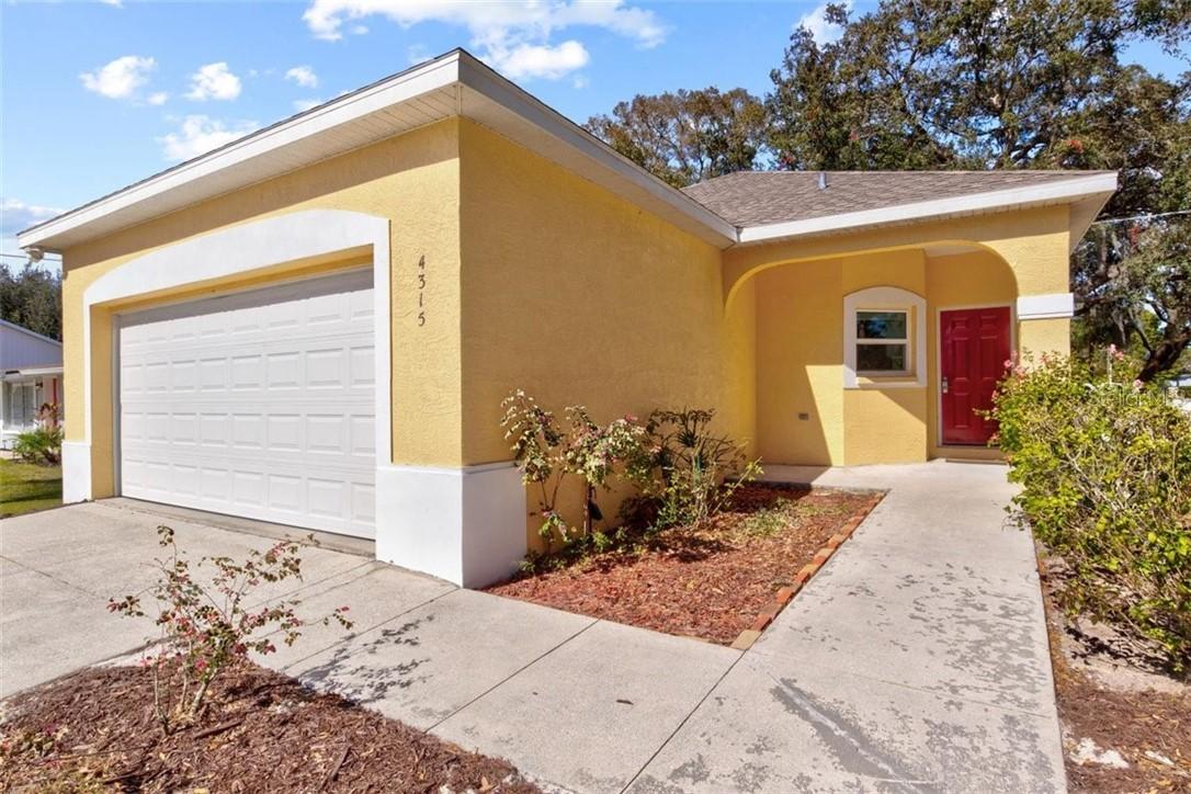 4315 2nd Ave., Bradenton, FL 34208