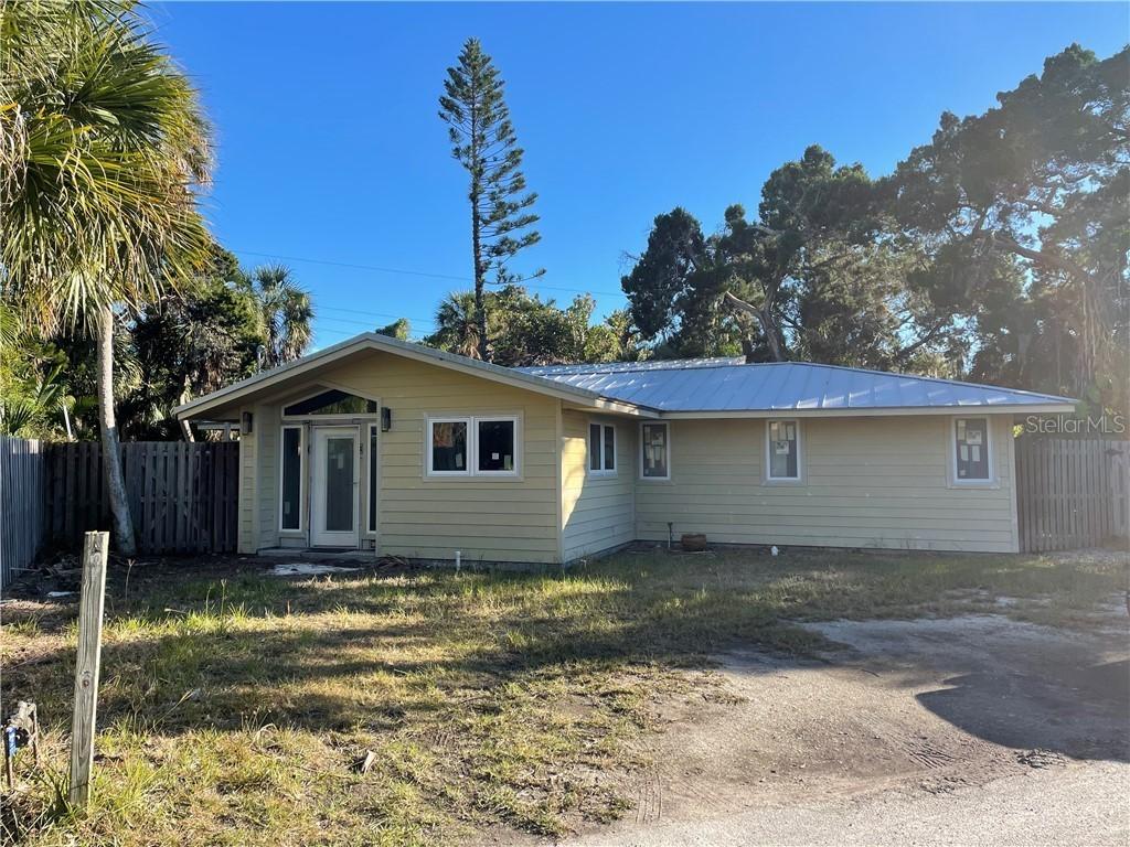 624 Saint Judes Dr., Longboat Key, FL 34228